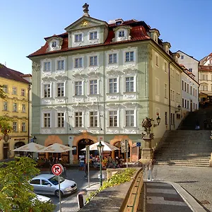 golden-star.praguehotelsweb.com/
